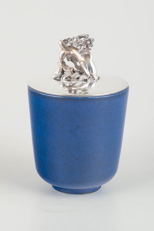 Saxbo / Aage Weimar
Lidded jar with sterling silver lid, mid-20th century.