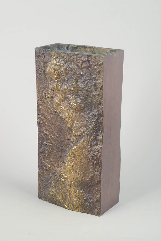 Kai Blomqvist, Finland
Bronze vase, 1970s.