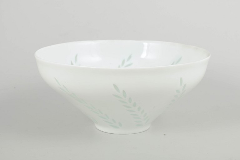 Friedl Holzer-Kjellberg for ArabiaLarge bowl, mid-20th century.