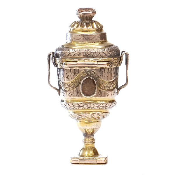 Danish silver vinaigrette circa 1820. H: 8,9cm