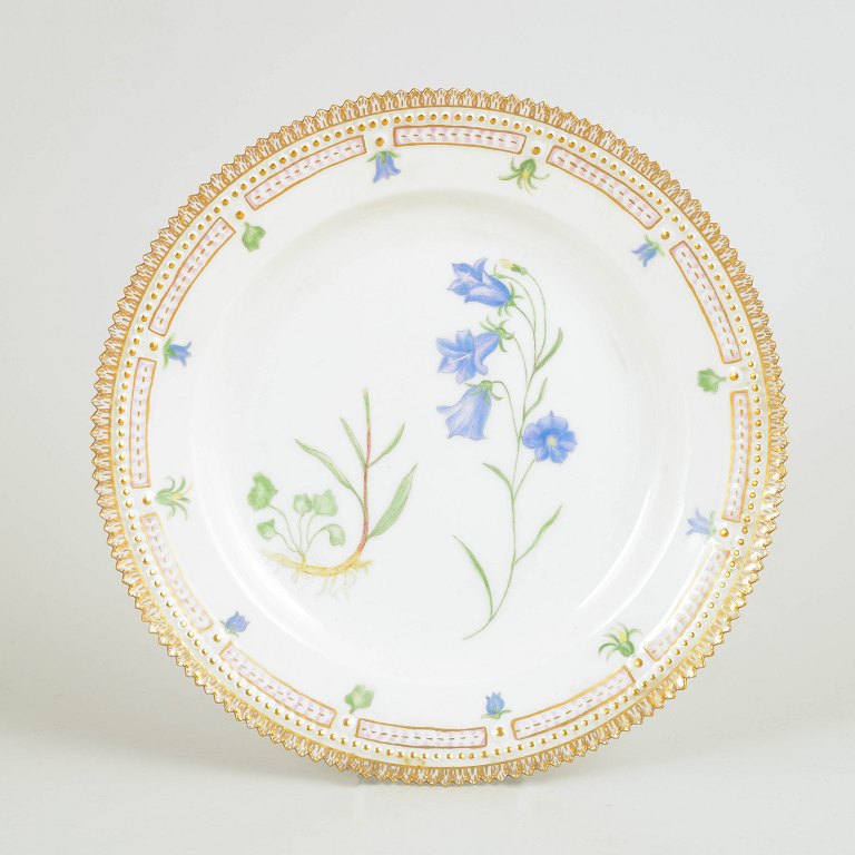 Royal CopenhagenFlora Danica lunch plate, 1948.