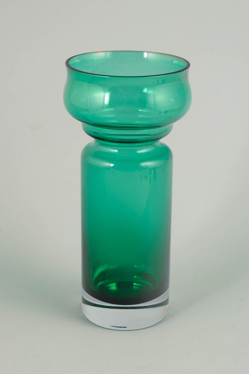 Tamara Aladin for Riihimäen Lasi, mouth-blown art glass vase.
