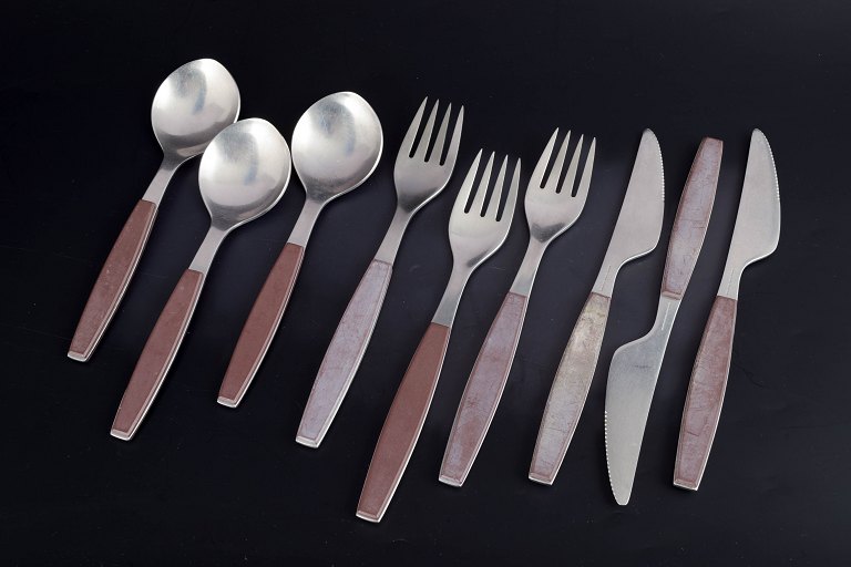 Henning Koppel for Georg Jensen, Strata cutlery set for 3 persons.