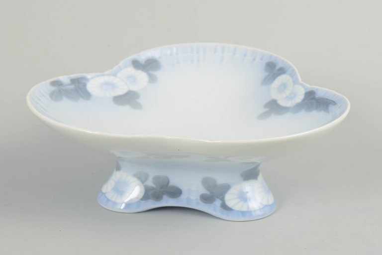 Royal Copenhagen, Midsummer Night’s Dream, low bowl.