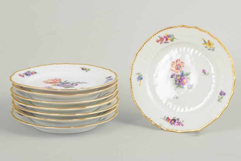 Royal Copenhagen, Saxon Flower, set of 8 cake plates.