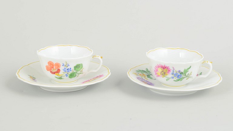 Meissen, coffee cups with saucers, pair.