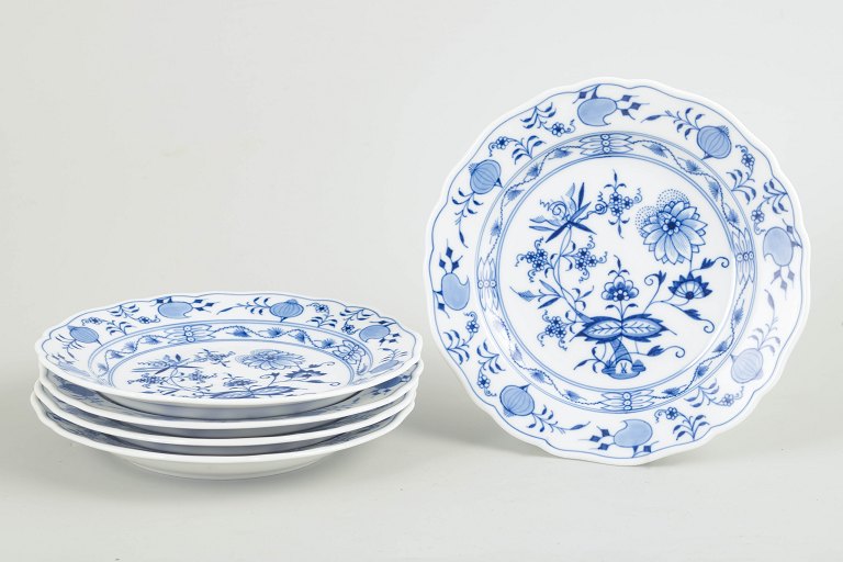 Meissen, Blue Onion, set of 5 plates.