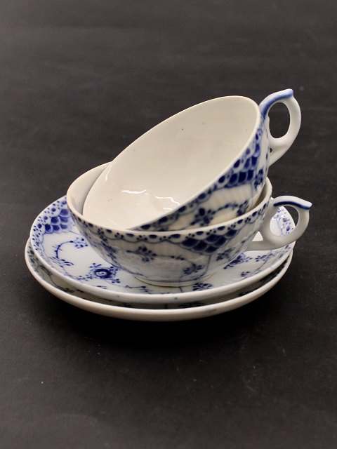Royal Copenhagen a pair of small teacups 1/526