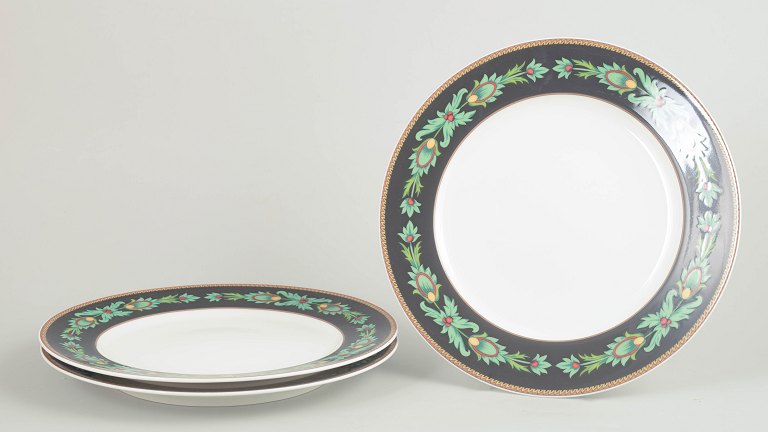 Nina Campbell for Rosenthal, set of three dinner plates.
