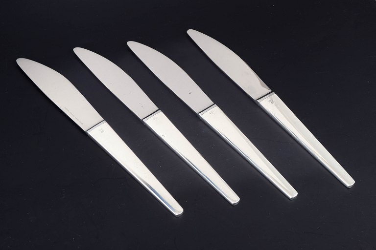 Henning Koppel for Georg Jensen, set of four dinner knives Caravel.