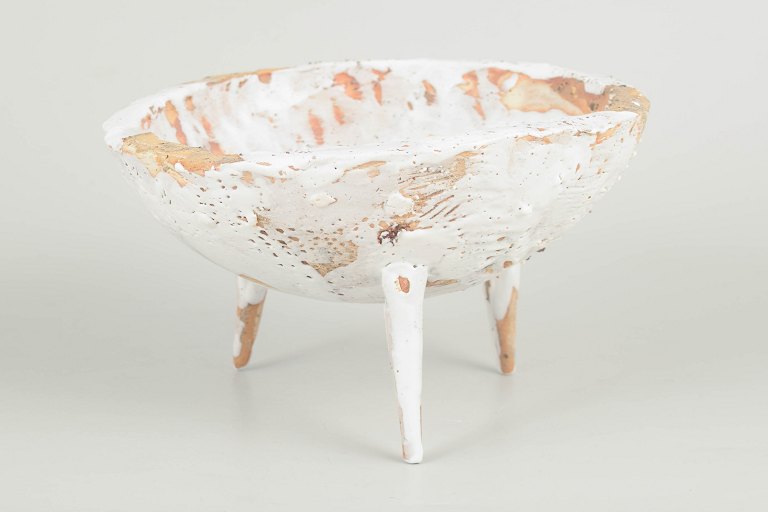 Christina Muff, Danish contemporary ceramicist (b. 1971). One of a kind stoneware bowl on three pointed legs.