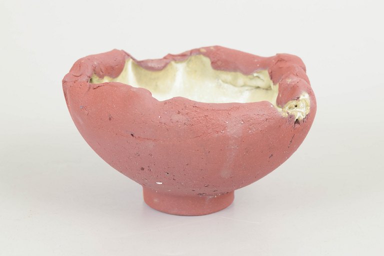Christina Muff, Danish contemporary ceramicist (b. 1971). Small, one of a kind red stoneware bowl on foot.