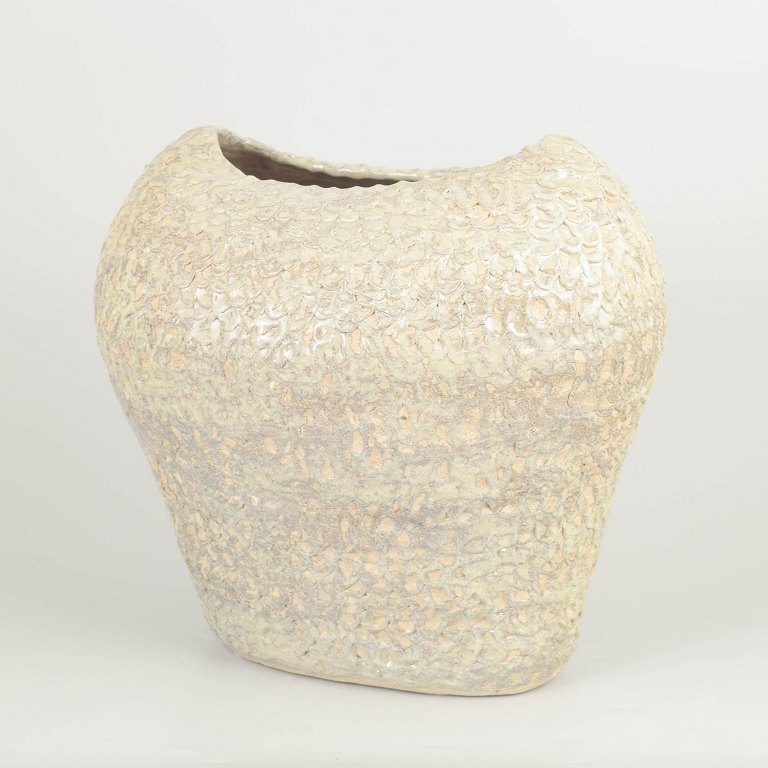 Christina Muff, Danish contemporary ceramicist (b. 1971). Large, one of a kind, hand modeled, round vessel.