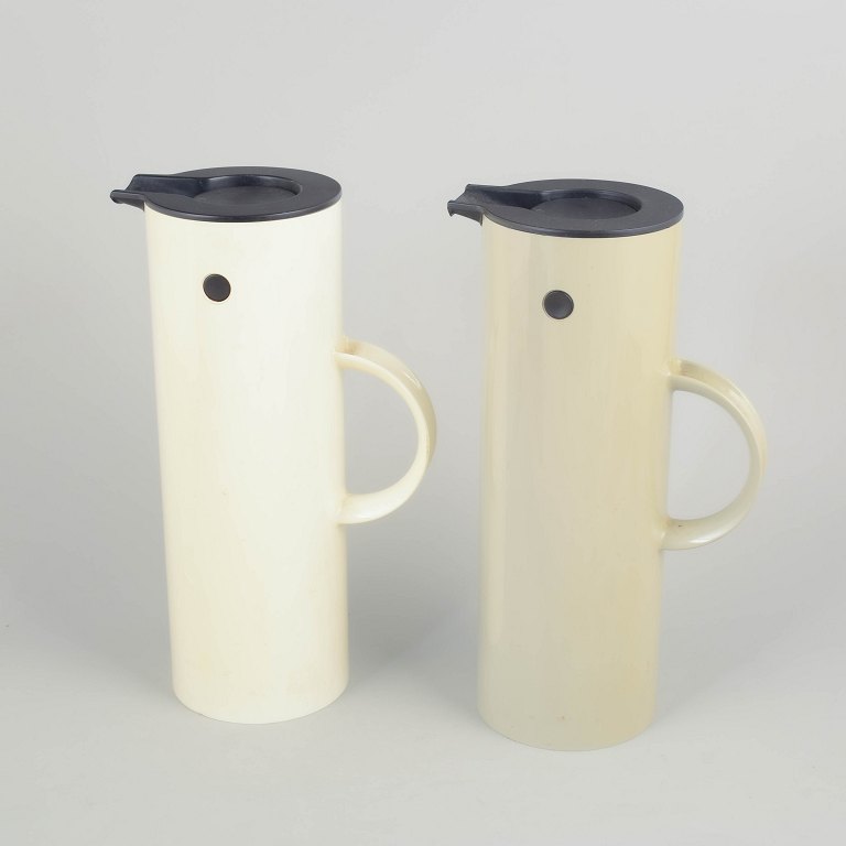 Erik Magnussen for Stelton, set of two vacuum coffee pots in white and grey.