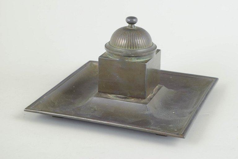 Just Andersen, ink well model 162 in art deco style.