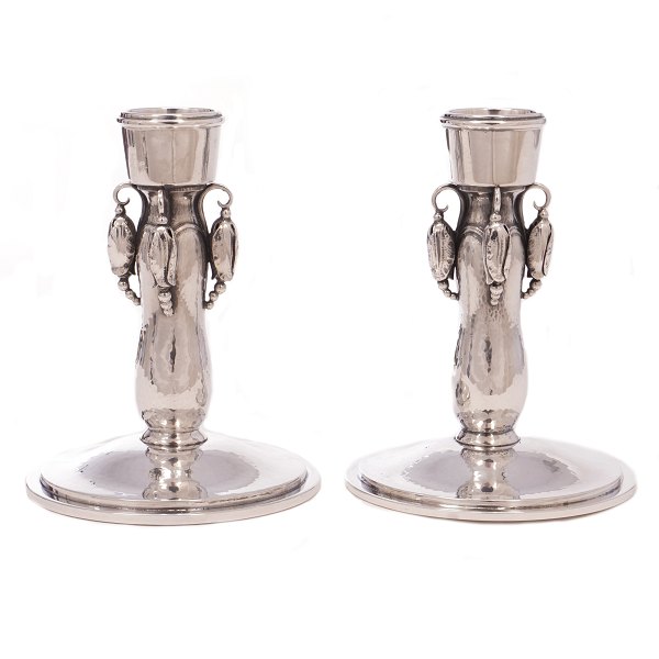 Pair of Georg Jensen Blossom sterlingsilver candlesticks #2. H: 10,5cm. W: 588gr