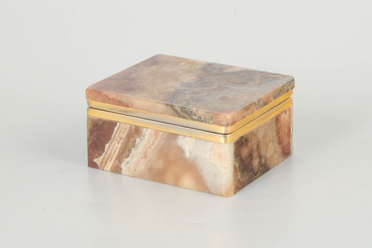 Italian alabaster, box from the 1940s.