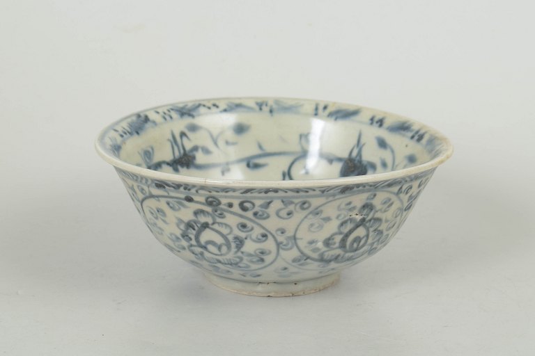 Bowl, Ming dynasty.