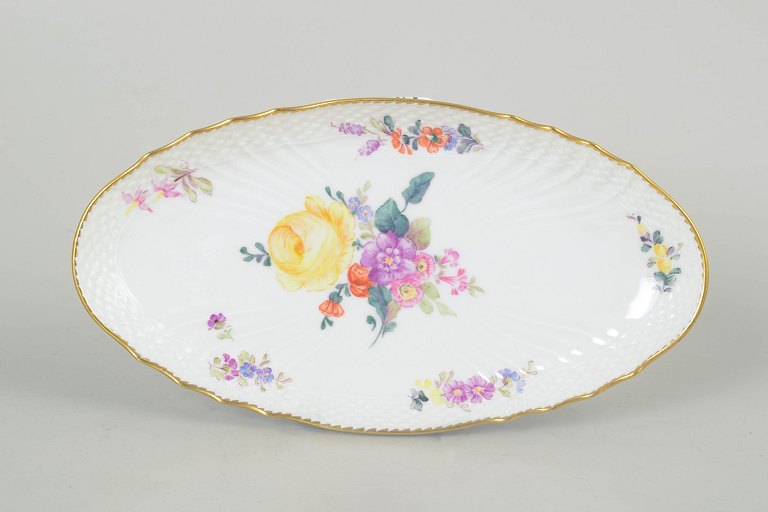 Royal Copenhagen Saxon flower, oval tray.