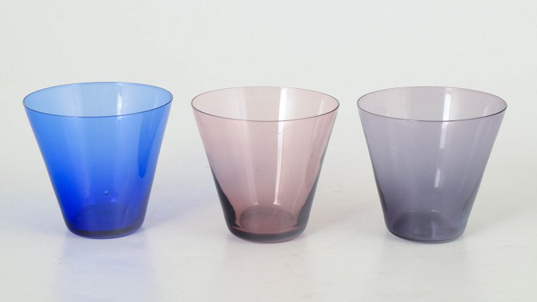 Kaj Franck, “Kimara” model 2744, Nuutajärvi Notsjö, set of three small glasses.