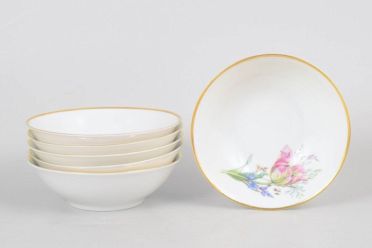Krautheim, set of six "Primula" porcelain bowls with floral decoration.