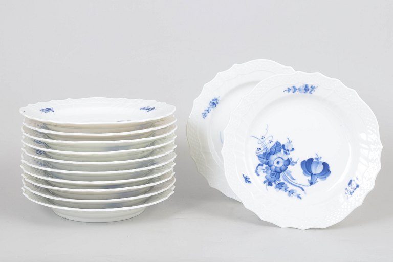 Royal Copenhagen Blue Flower Curved, set of twelve plates model 10/1625.