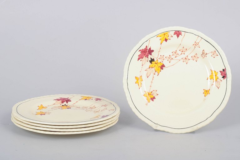 Alfred Meakin, set of five small Rusette plates.