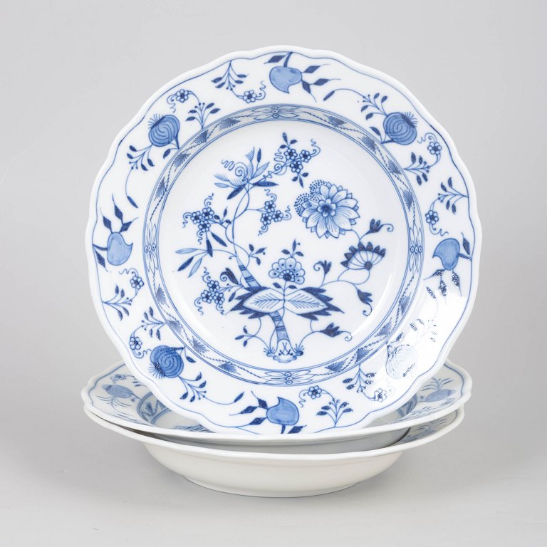 Meissen Blue Onion, set of three deep pasta plates.