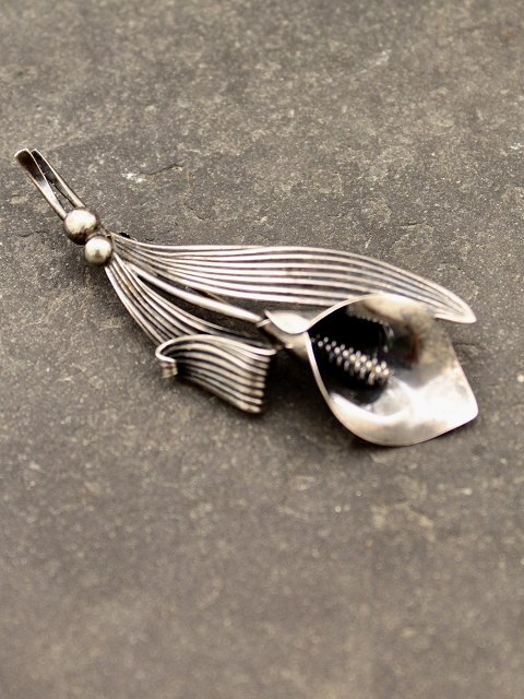 N E From sterling silver brooch