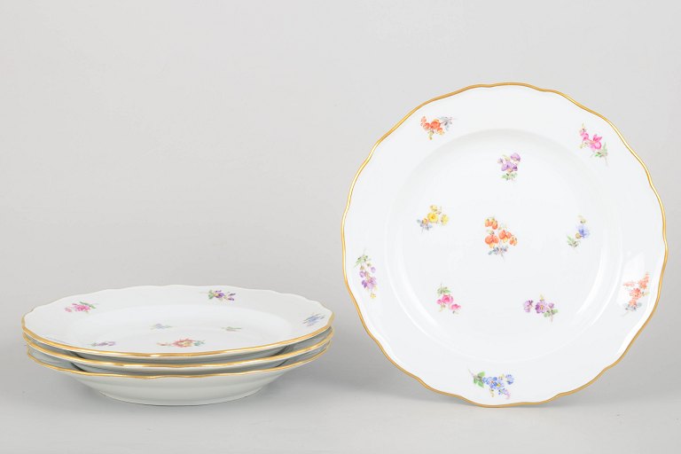 Meissen, set of four dinner plates.