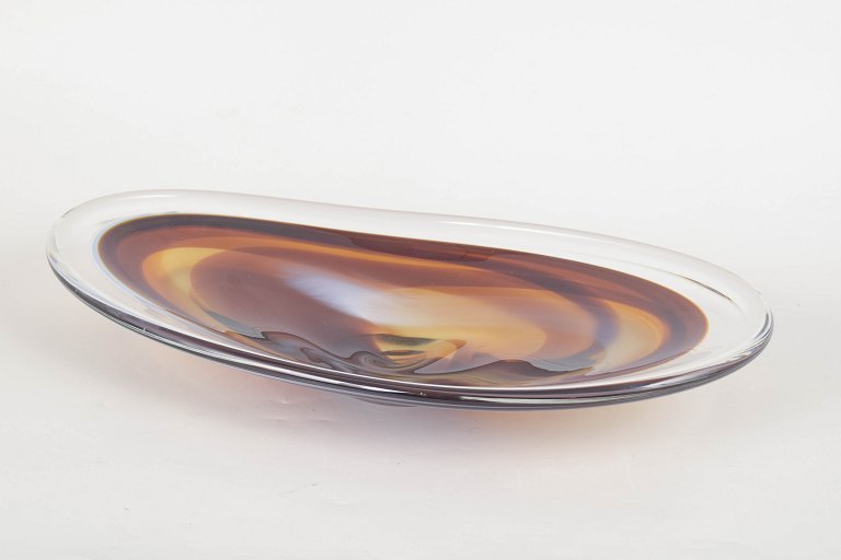 Vicke Lindstrand for Kosta Boda, large art glass dish.