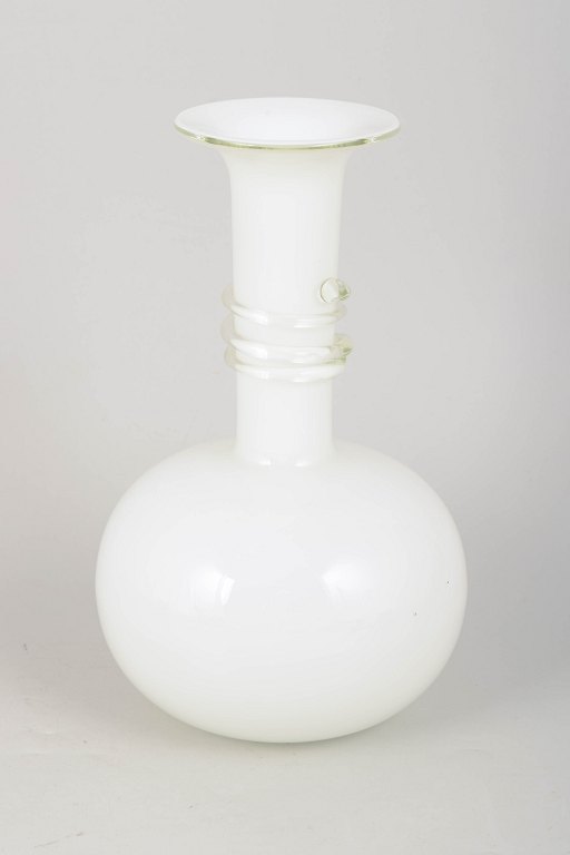 Michael Bang for Fyens Glasværk-Holmegaard, vase.