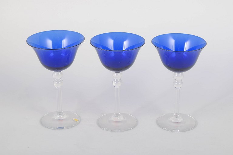 Gullaskruf, set of three wine glasses.
