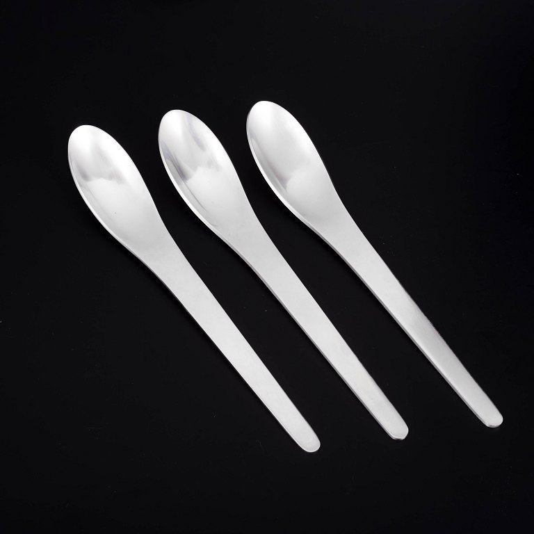 Arne Jacobsen for Georg Jensen, set of three dessert spoons.