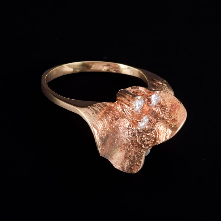 Ole Lynggaard, gold and diamond ring.