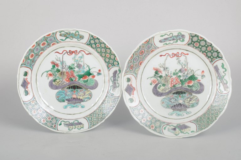 Pair of Chinese famille verte plates, hand-painted porcelain.