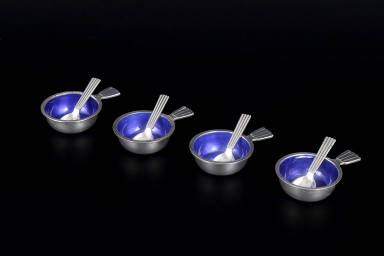 Georg Jensen Bernadotte, set of four salt cellars with matching spoons.