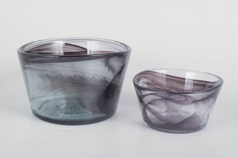 Ulrica Hydman Vallien for Kosta Boda, set of two bowls.