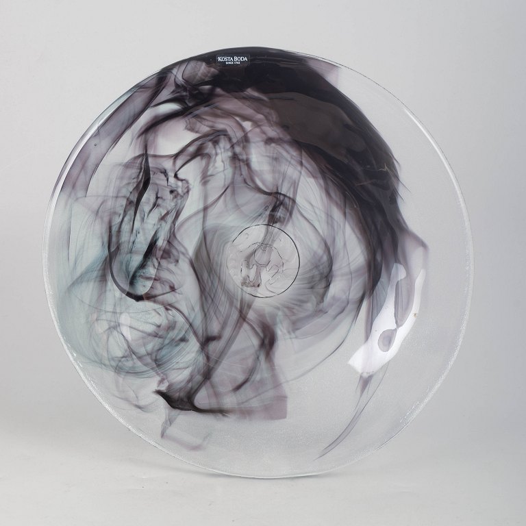 Ulrica Hydman Vallien for Kosta Boda, large art glass dish.