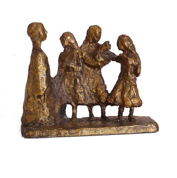Hanne Varming, 1939-2022, bronze sculpture. "Family". Signed. H: 9cm. L: 11cm
