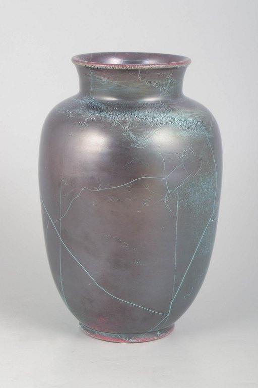 Richard Uhlemeyer, ceramic vase.