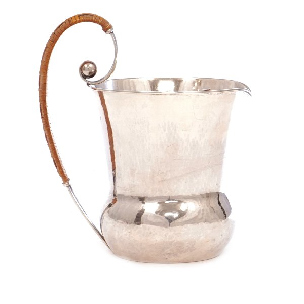 Hans Hansen sterlingsilver pitcher dated 1936. H: 14,5cm