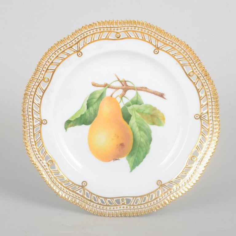Royal Copenhagen, Flora Danica fruit plate.