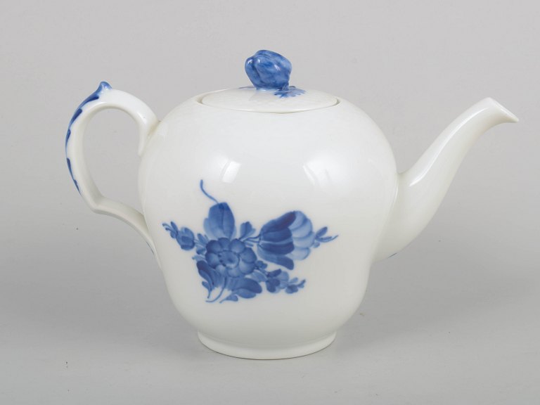 Royal Copenhagen, Blue Flower Braided Large Teapot.